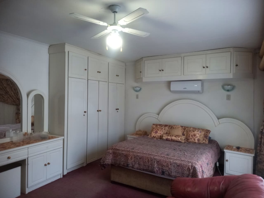 4 Bedroom Property for Sale in Manzil Park North West